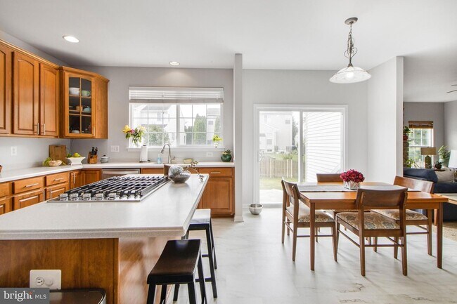 Building Photo - 115 Richard Dr SE