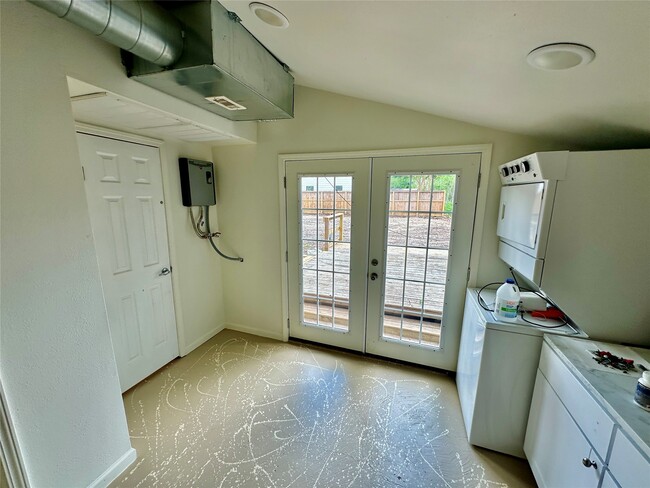 Building Photo - 4109 Edison St
