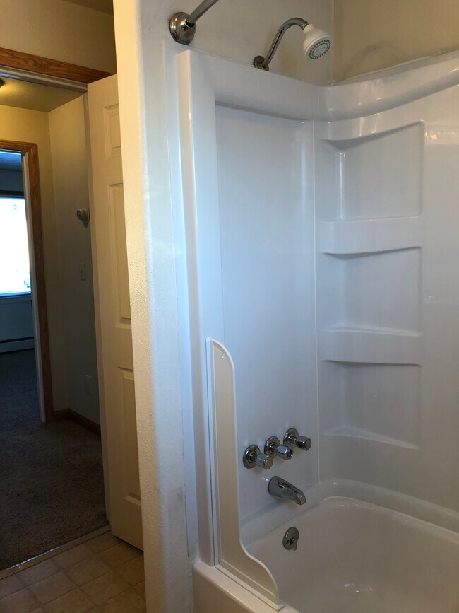 Shower - 5360 Lake Otis Pky