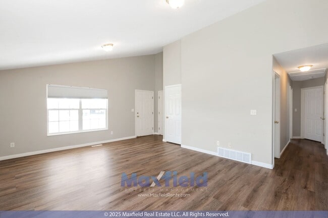 Building Photo - Harvest Hills 3 BED 2 BA 2 CAR HOME - RECE...