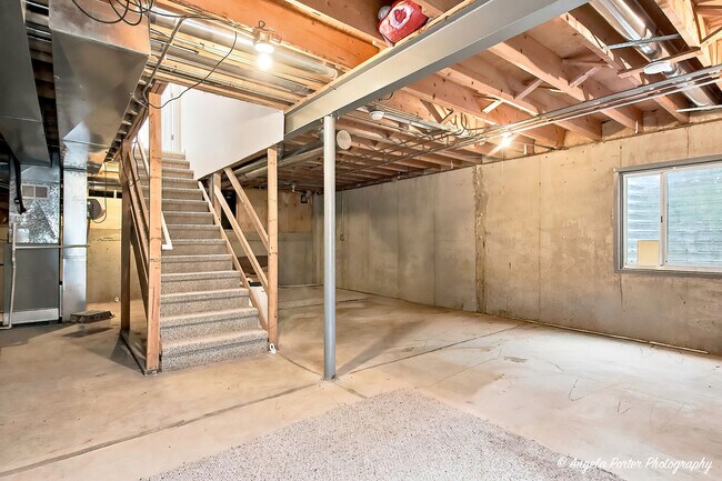 Building Photo - 10570 Wing Pointe Dr