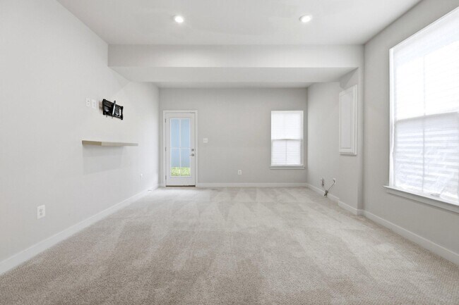 Building Photo - 5714 Richmanor Terrace