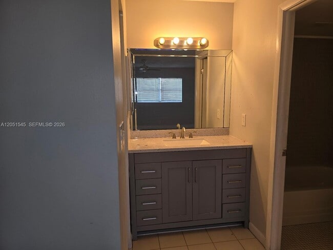 Building Photo - 6100 S Falls Cir Dr