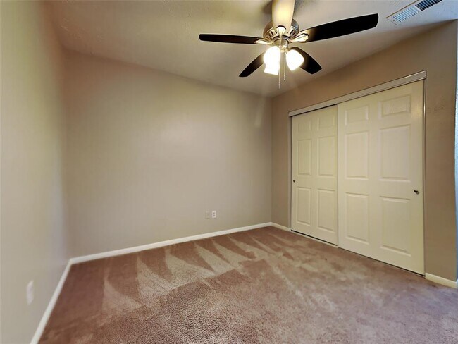 Building Photo - 16130 Canaridge Dr