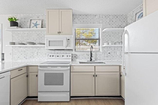 Building Photo - Cute fully furnished 1-Bedroom Codo in Seagrove Beach