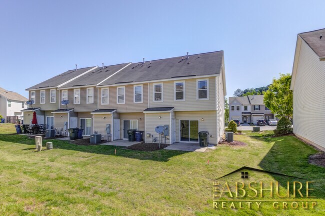 Building Photo - 2136 Sunny Cove Dr