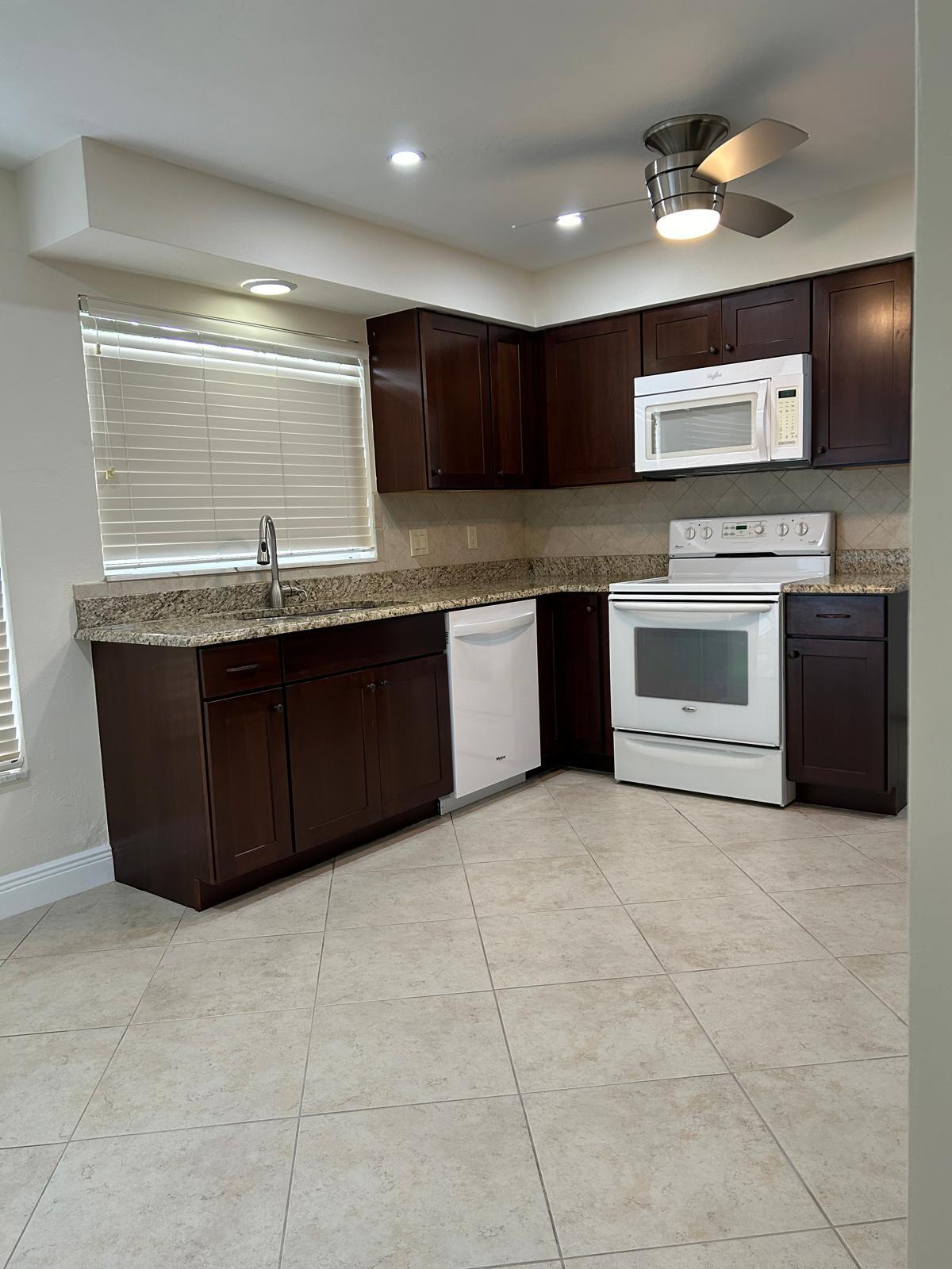 Building Photo - 4108 SE 8th Ave