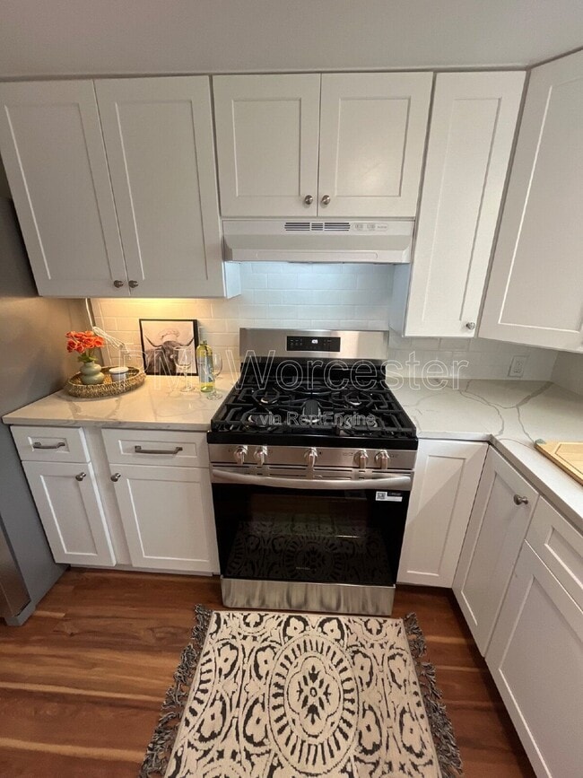 Building Photo - 17 Washington St