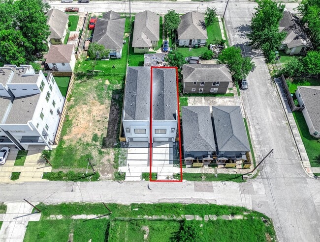 Building Photo - 3619 Bremond St