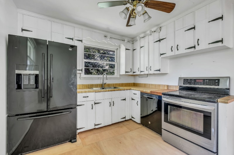 Building Photo - 1312 Cheshire Dr