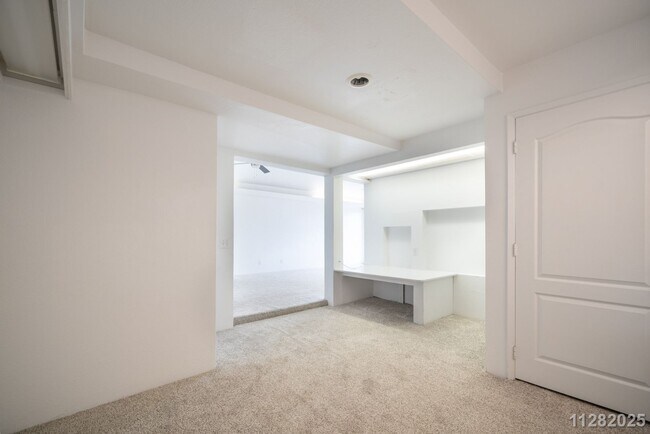 Building Photo - $3650.00 | 4bd/1.5ba Duplex in Pacific Palisades Pearl City