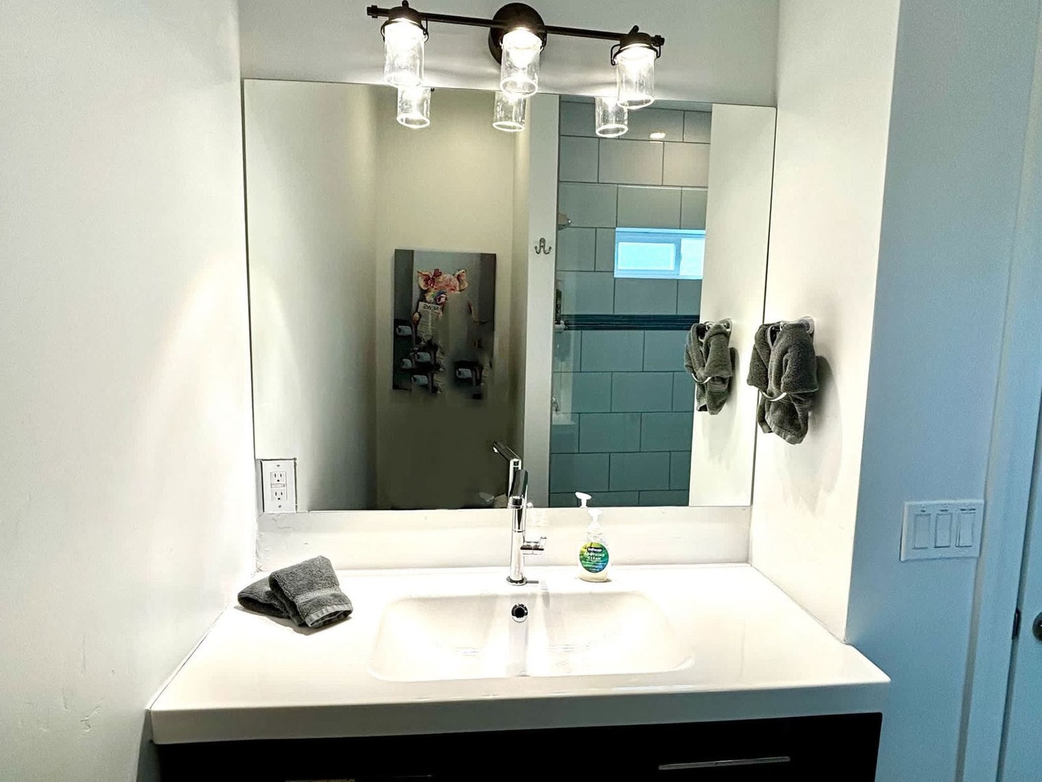 Building Photo - 1881 1100 E