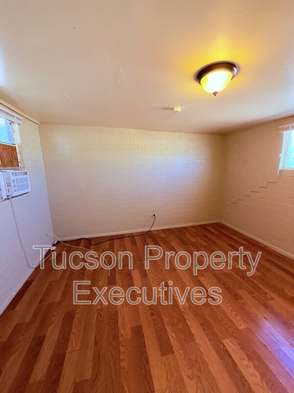 Building Photo - 3274 E Benson Hwy