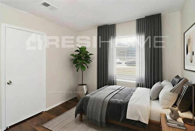 Building Photo - 6043 Deerfield Ct
