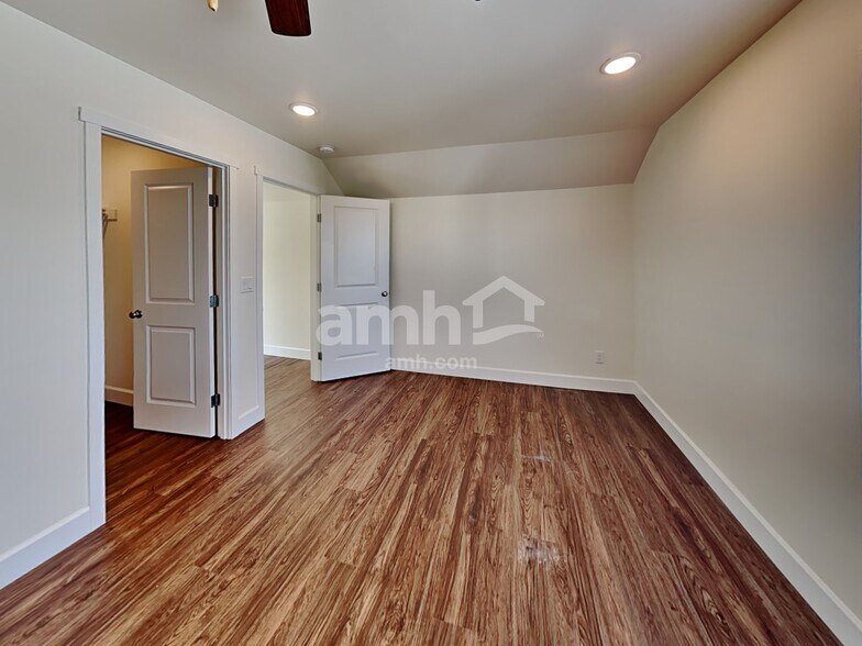 Building Photo - 33064 Eagle Peak Ln