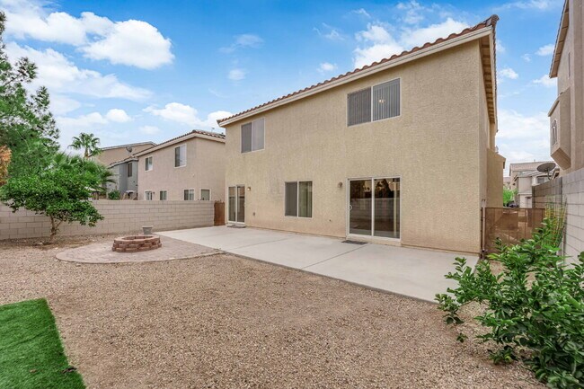 Building Photo - Beautiful 3 Bedroom Home!