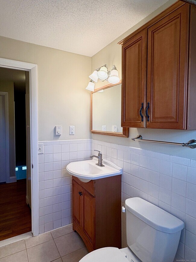 Building Photo - 211 E Main St