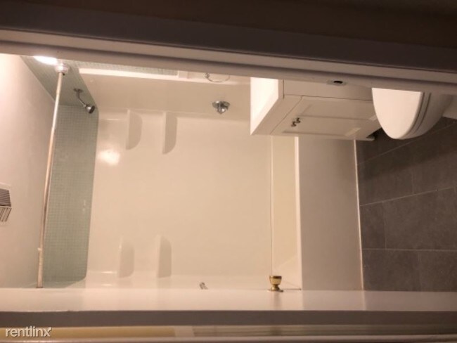Building Photo - 2 br, 1 bath Condo - 58 Towne House Rd
