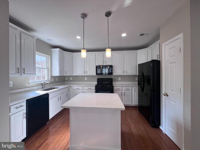Building Photo - 9757 Cheshire Ridge Cir
