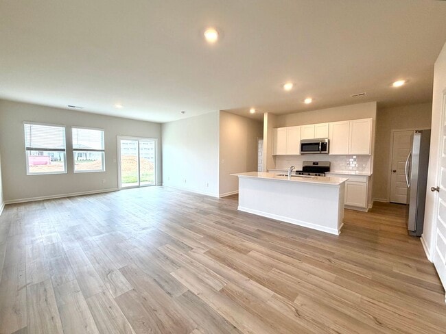 Building Photo - 900 Moray Ln