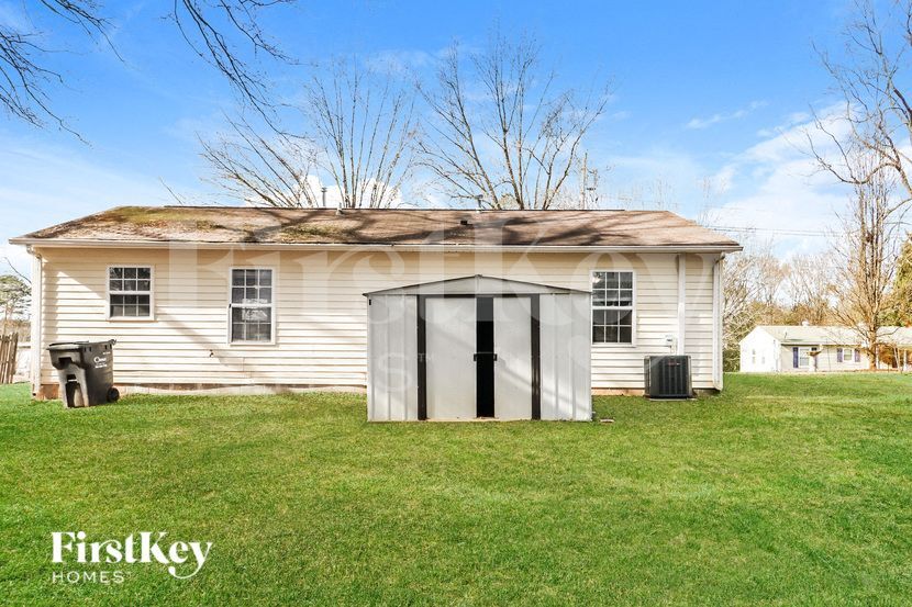 Building Photo - 110 Stillwell St