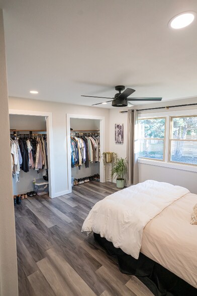 Building Photo - 1138 W Cecil St