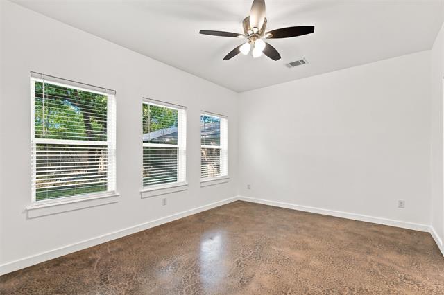 Building Photo - 104 E Forest Ave