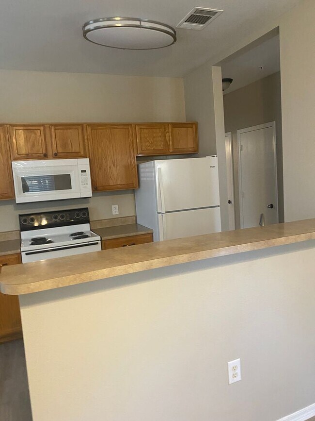 Building Photo - 1000 Diamond Dr