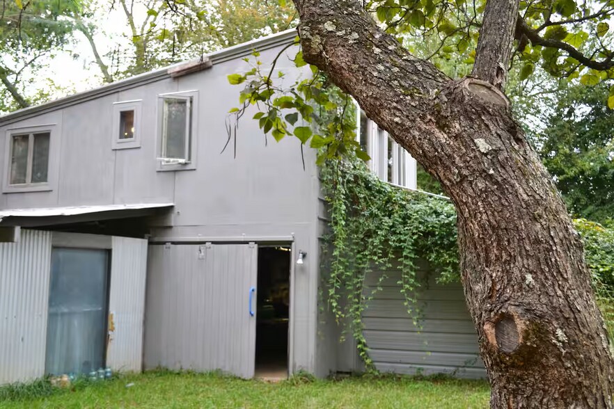 Building Photo - 2480 Fenwick Cir