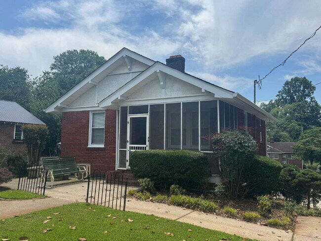 Primary Photo - Efficiency 1 Bedroom Apartment in Chicopee...