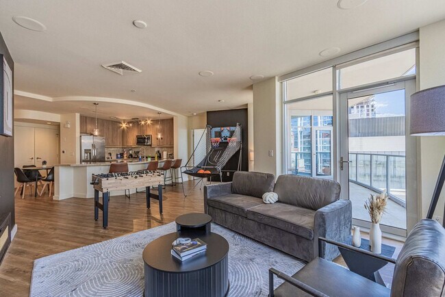 Building Photo - 44 W Monroe St