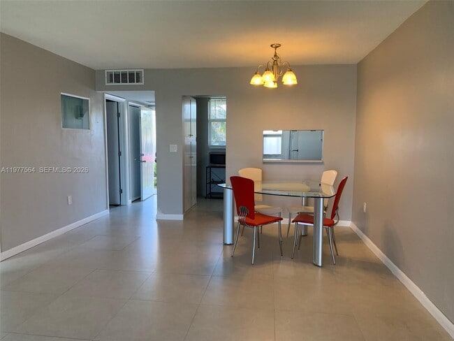 Building Photo - 3010 Marcos Dr