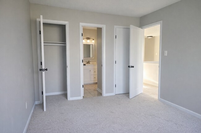 Building Photo - 94 Balsam Rd