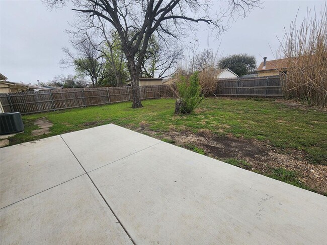 Building Photo - 3 BR/2BA | Renovated Single Family Home | 2-Car Garage | Fenced backyard