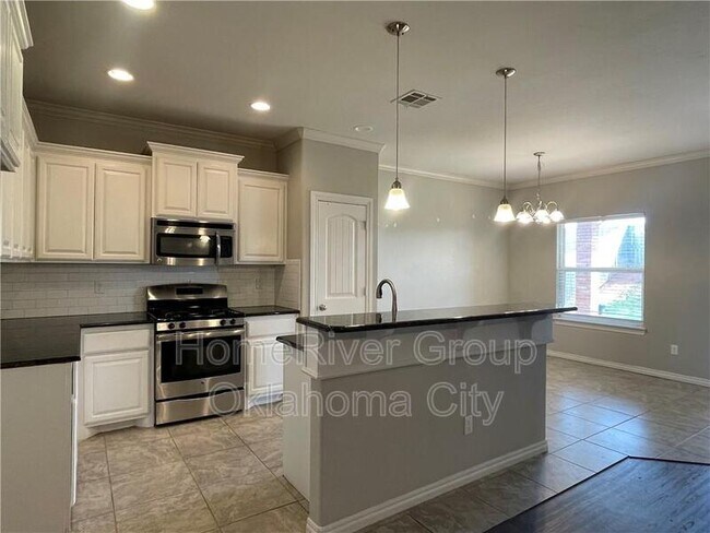 Building Photo - 8716 SW 66th Pl