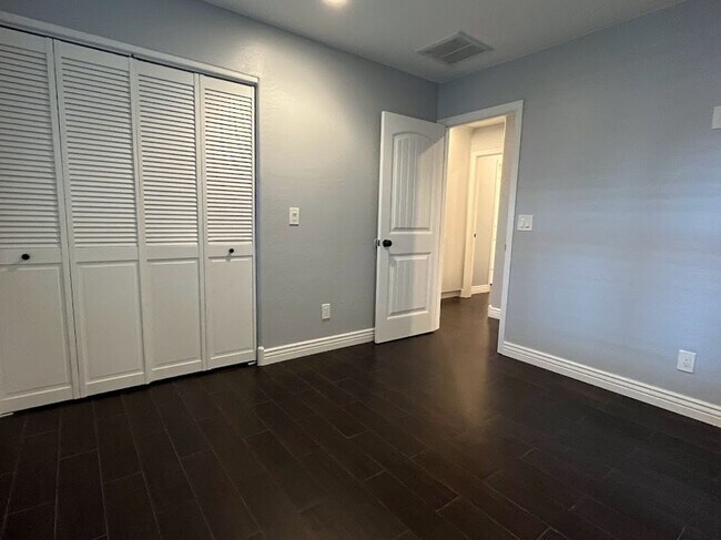 Building Photo - Elegant North Glendale Retreat with Premium Upgrades