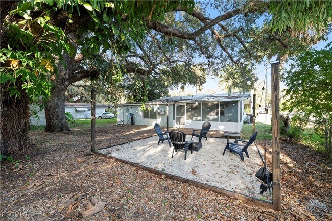 Building Photo - 236 Delray Ave