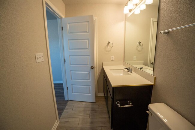 Building Photo - 252 Syrah Ct