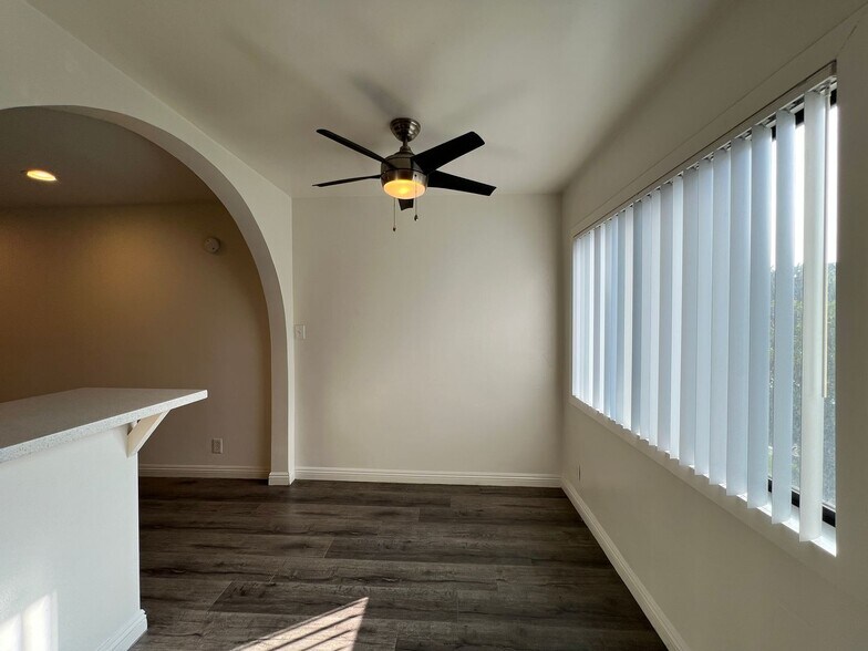 Building Photo - 3510 Clarington Ave