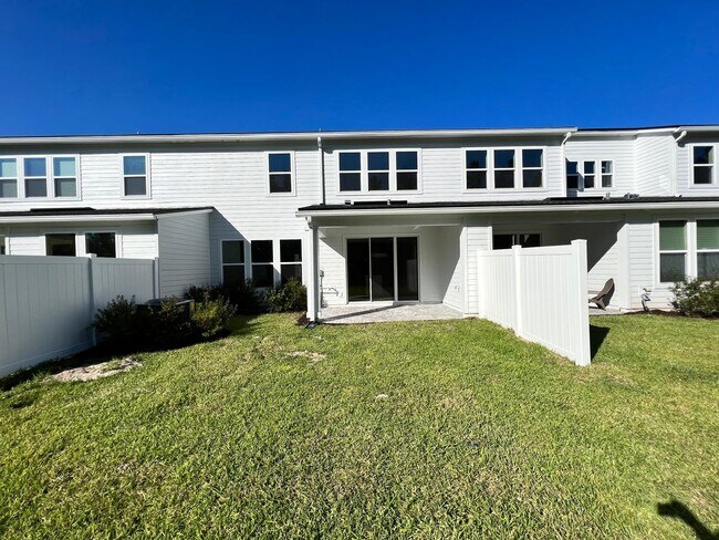 Building Photo - 11352 Newtonian Blvd