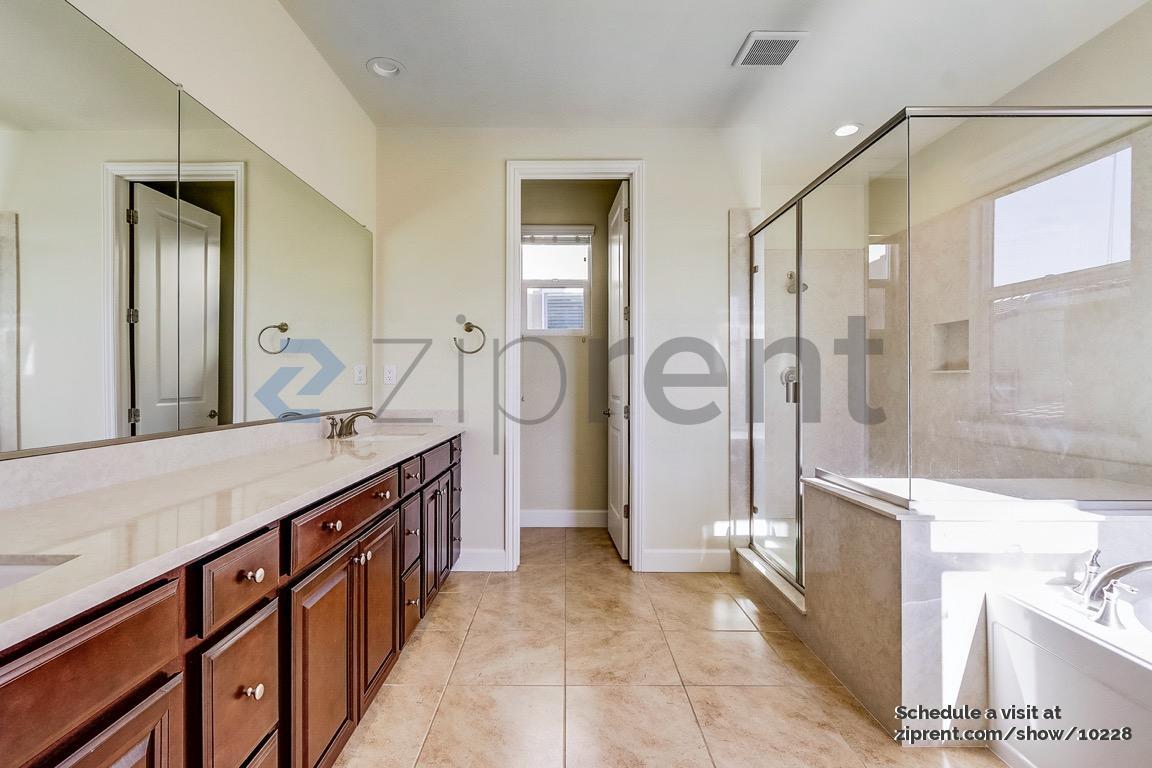 Building Photo - 941 Bracken Ct