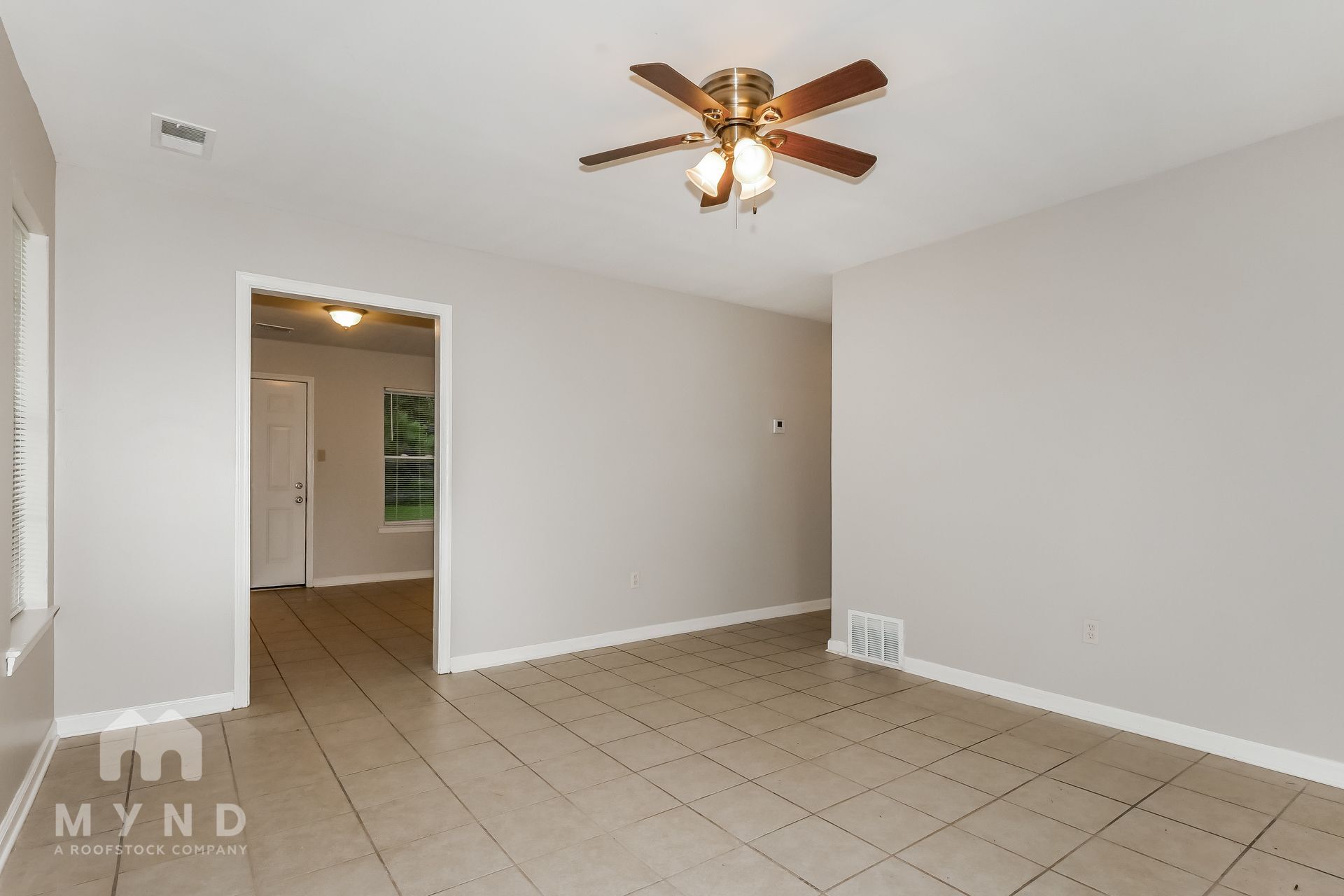 Building Photo - 10571 Chateau Dr