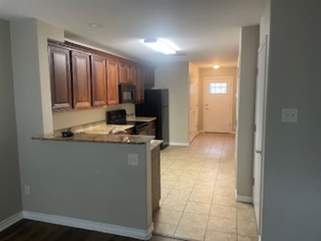 Building Photo - 3/2/1 Toen Home close to Tarleton