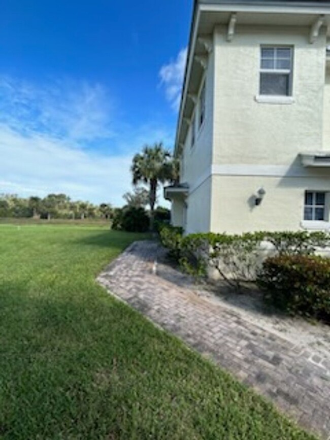 Building Photo - Grab this Spacious 4 Bedroom 2.5 Bath Town...