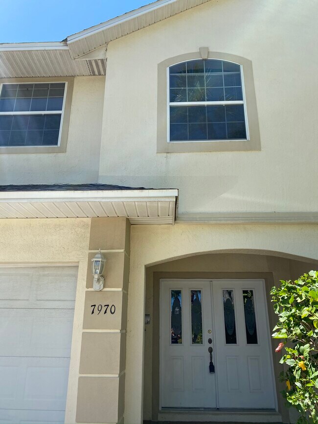 Building Photo - 7970 Evelyn Ct