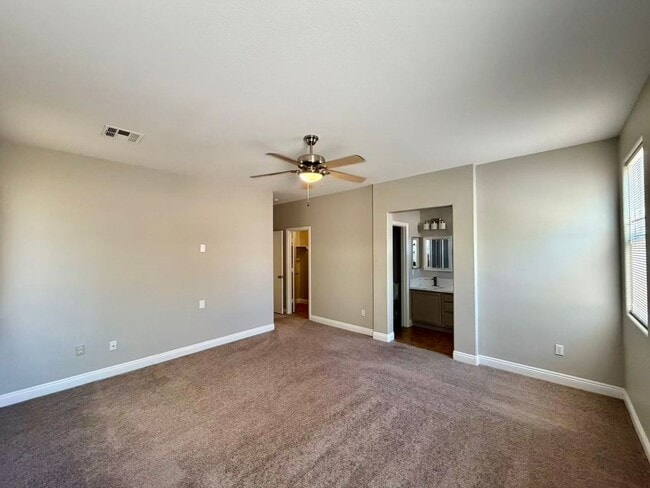 Building Photo - Beautiful single one-story home