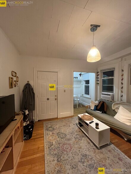 Building Photo - 100 Saint Marys St