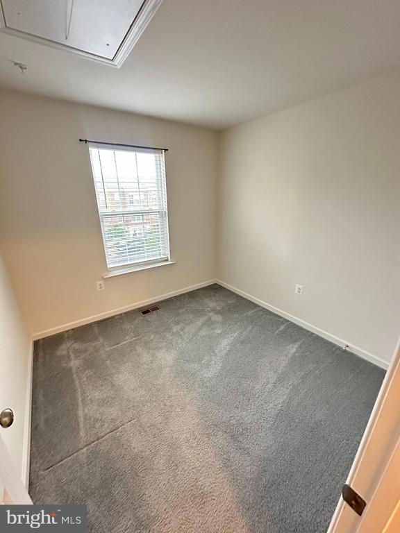 Building Photo - 5331 Greenwich Cir