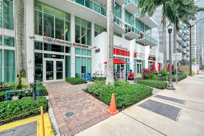 Building Photo - 41 SE 5th St