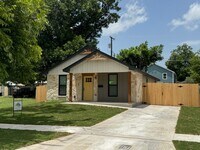 Building Photo - 908 S 10th St